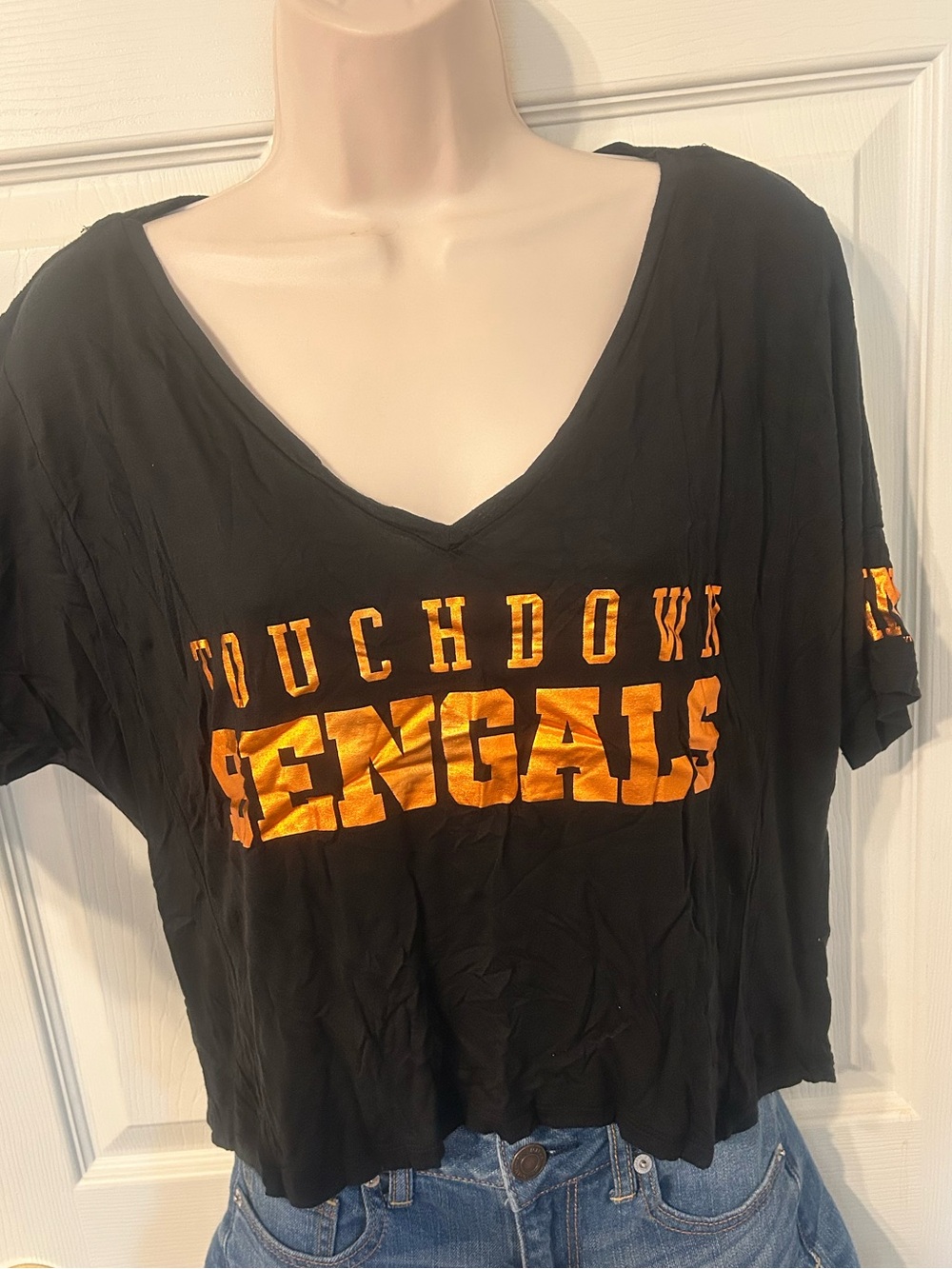 PINK Victoria's Secret, NFL Cincinnati Bengals Black Cropped V-Neck Top, Small